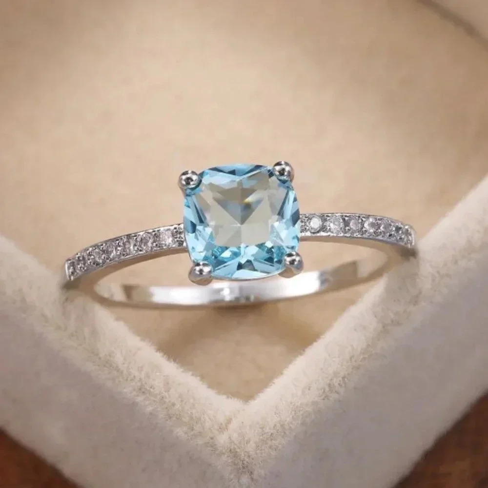 18k White Gold Diamond Aquamarine Cushion Cut Ring